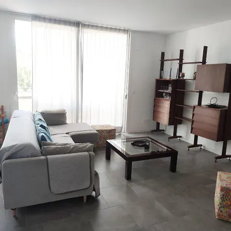 Close To The With Free Parking Appartement Badalona